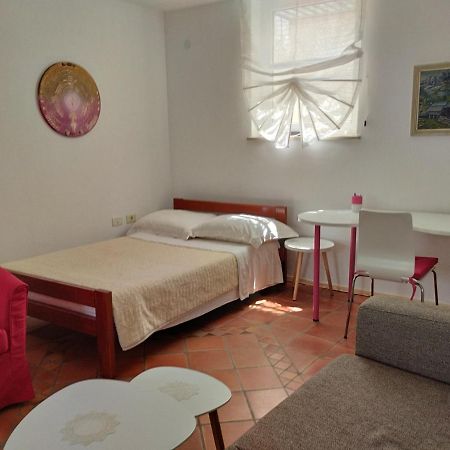 Apartma Oljka Pomjan Šmarje Exterior foto