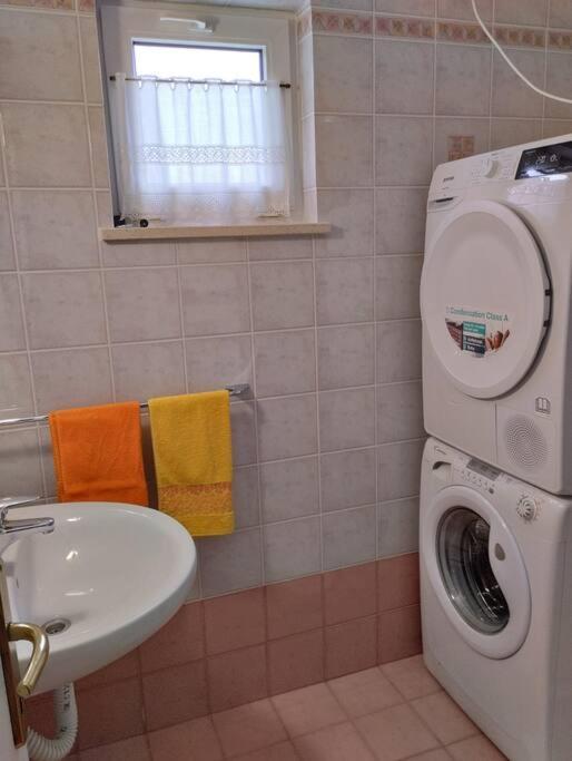 Apartma Oljka Pomjan Šmarje Exterior foto